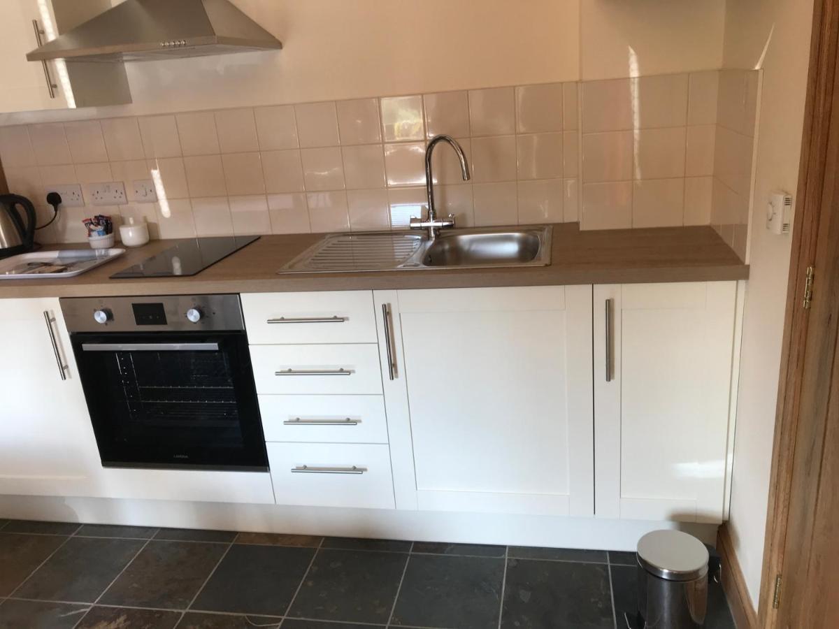 Nuneaton - Cottage - Sleeps 2 - Parking - Garden Bagian luar foto