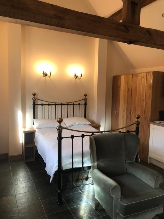 Nuneaton - Cottage - Sleeps 2 - Parking - Garden Bagian luar foto