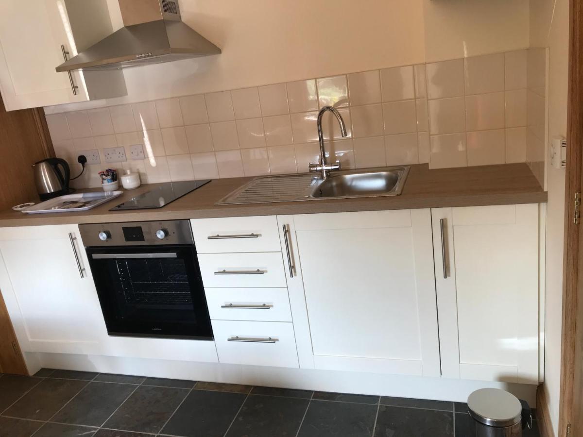 Nuneaton - Cottage - Sleeps 2 - Parking - Garden Bagian luar foto